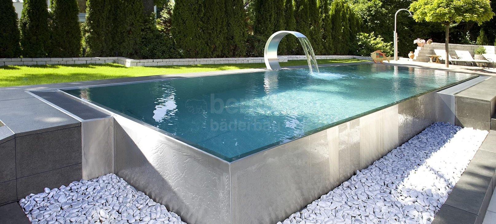 Privat pool with infinity overflow Schondorf