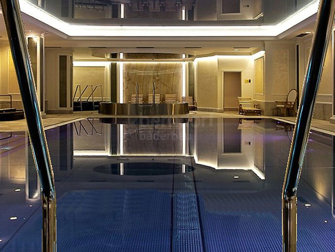 <strong>Hotel</strong> stainless stell pools and wellness facilities