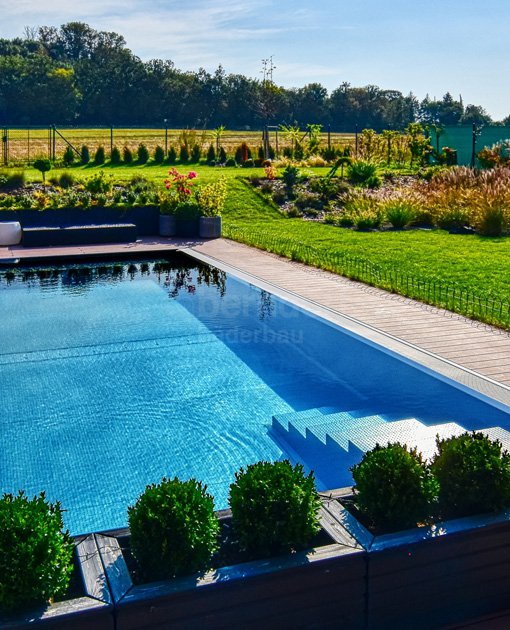 Privátní bazén venkovní s přelivem 8