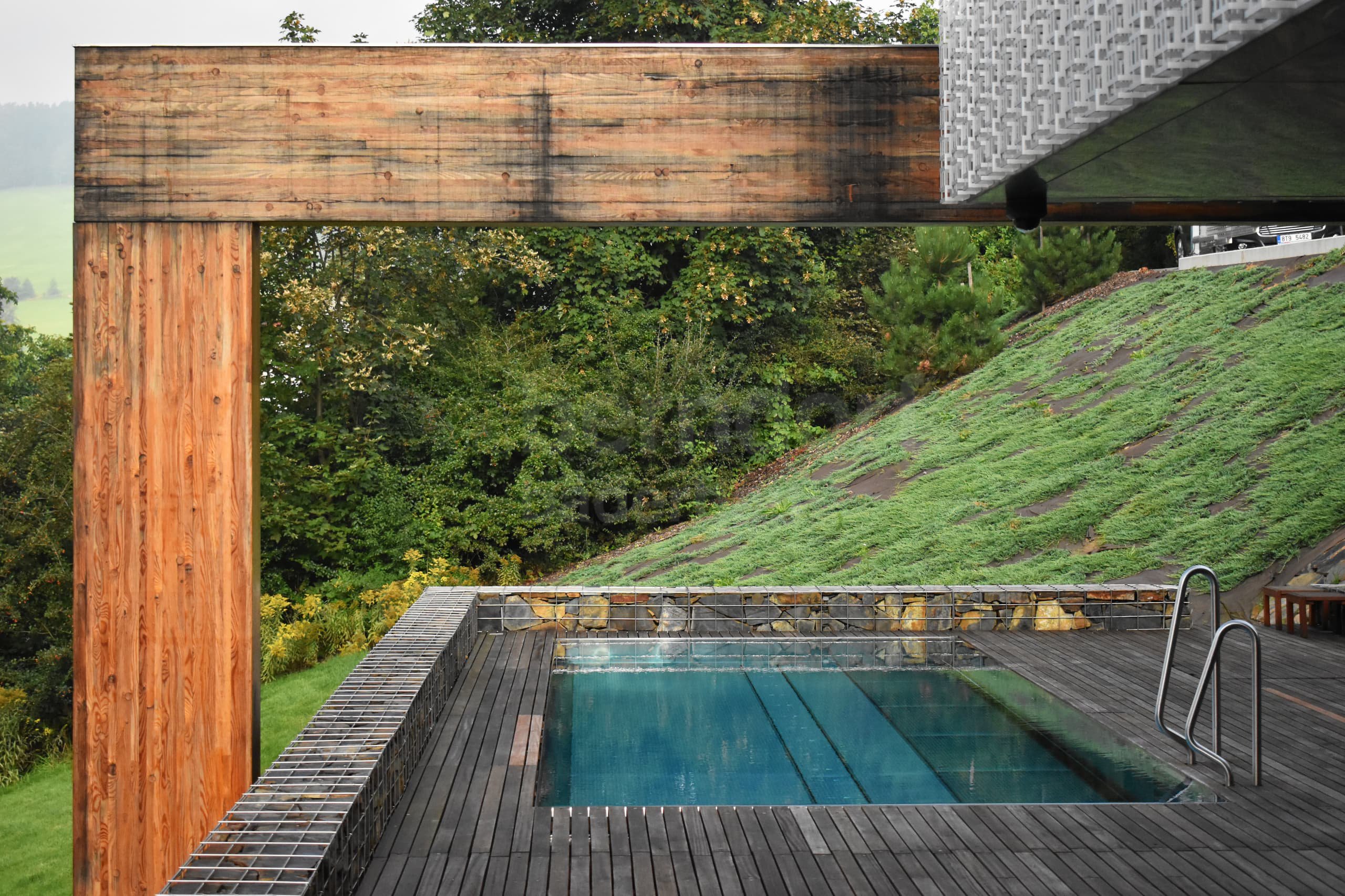 1a_VELKÁ LHOTA_privátní bazén se schovaným tichým p²elivným ºlábkem.jpg