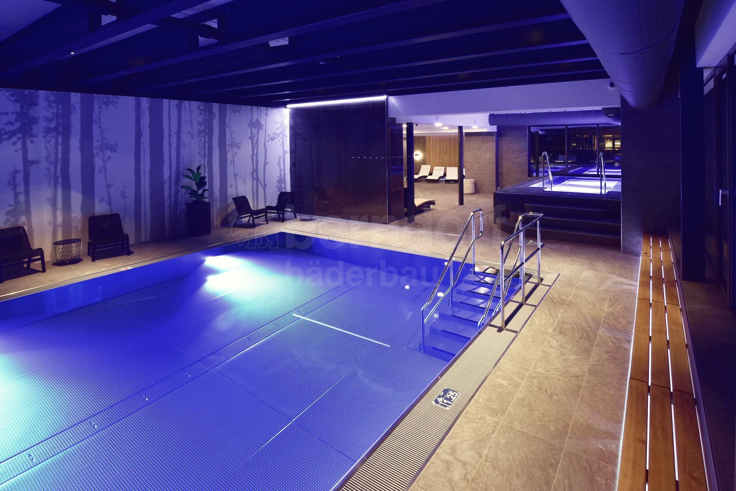 6b_hotelový bazén.jpg