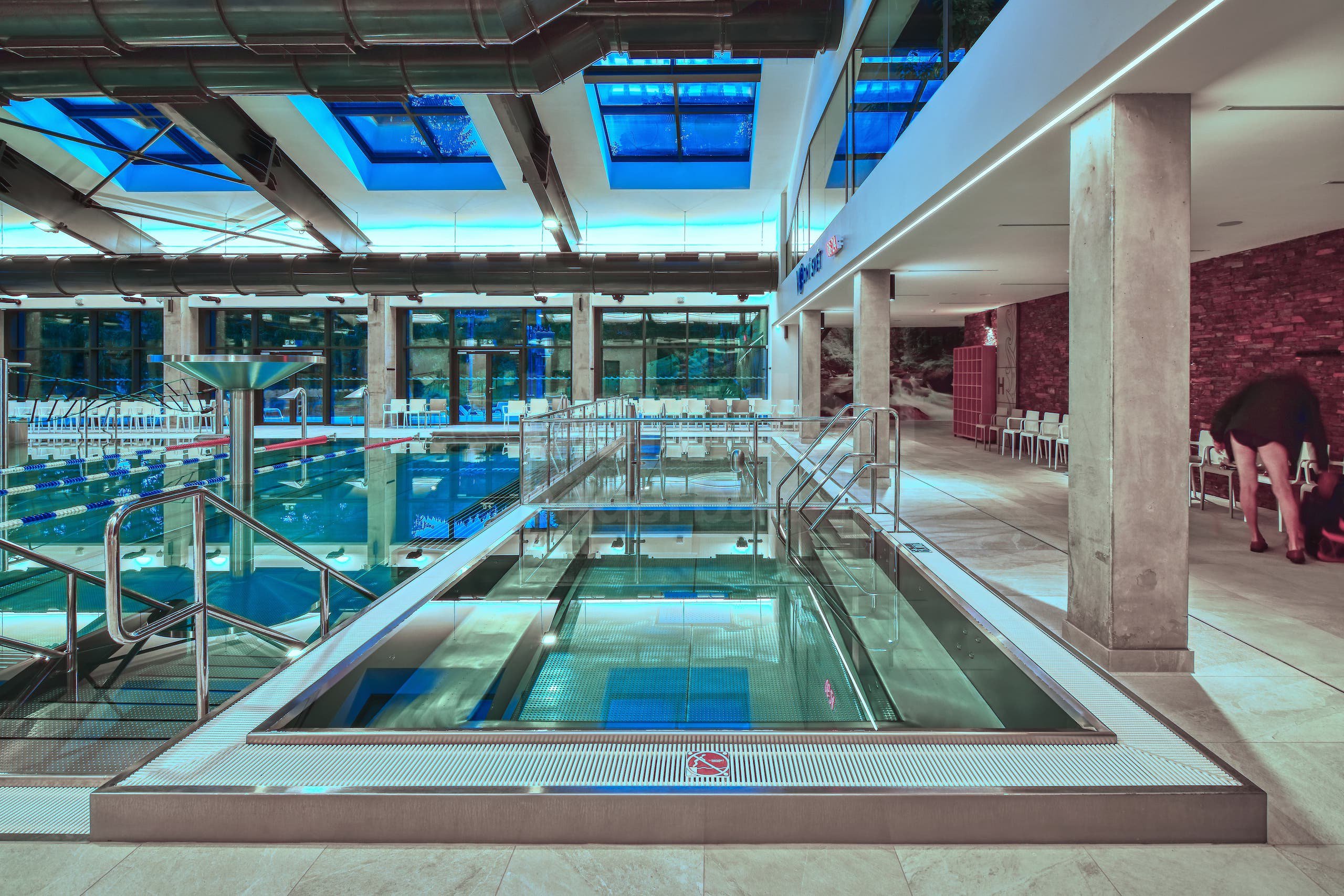 4b_Víceúčelový bazén Vodní svět Hotel Kyčerka.jpg