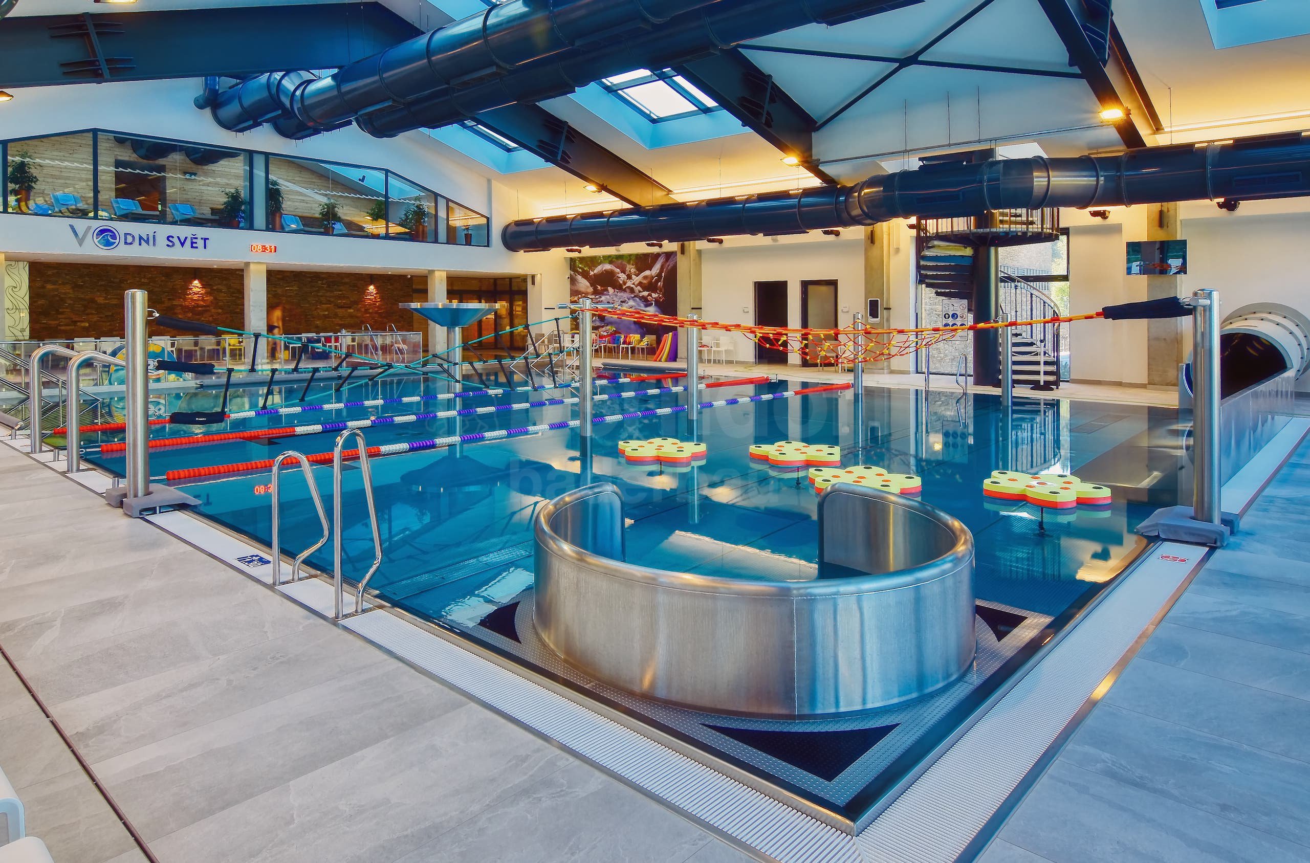 4c_Víceúčelový bazén Vodní svět Hotel Kyčerka.jpg