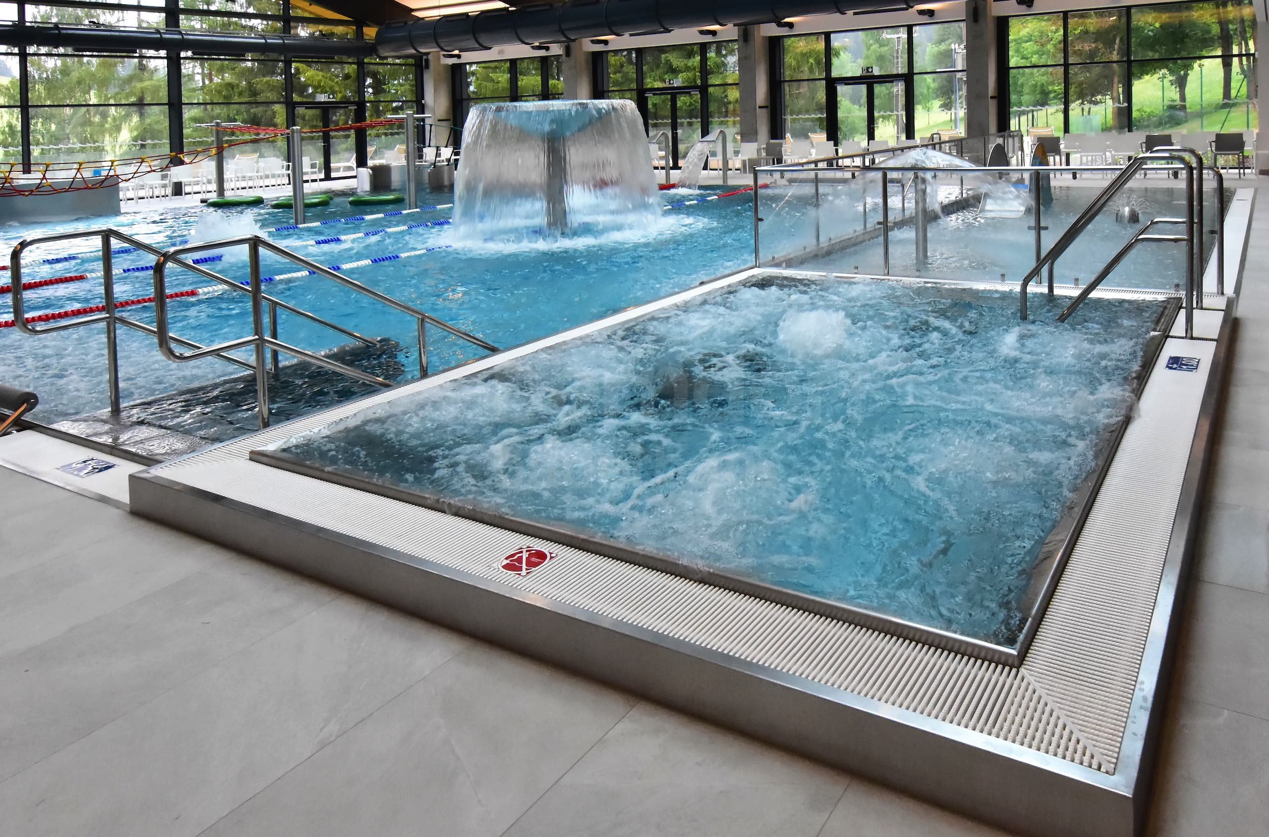 4g_Vířivý bazén Vodní svět Hotel Kyčerka.jpg