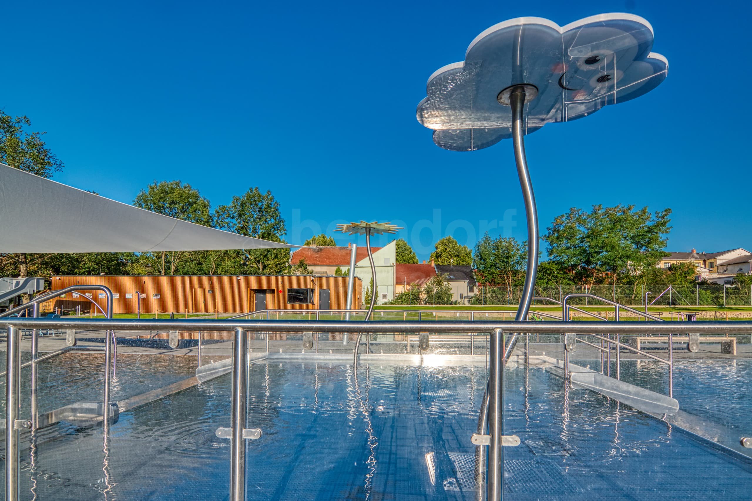 1g_Víceúčelový bazén Kyjov dětské atrakce.jpg