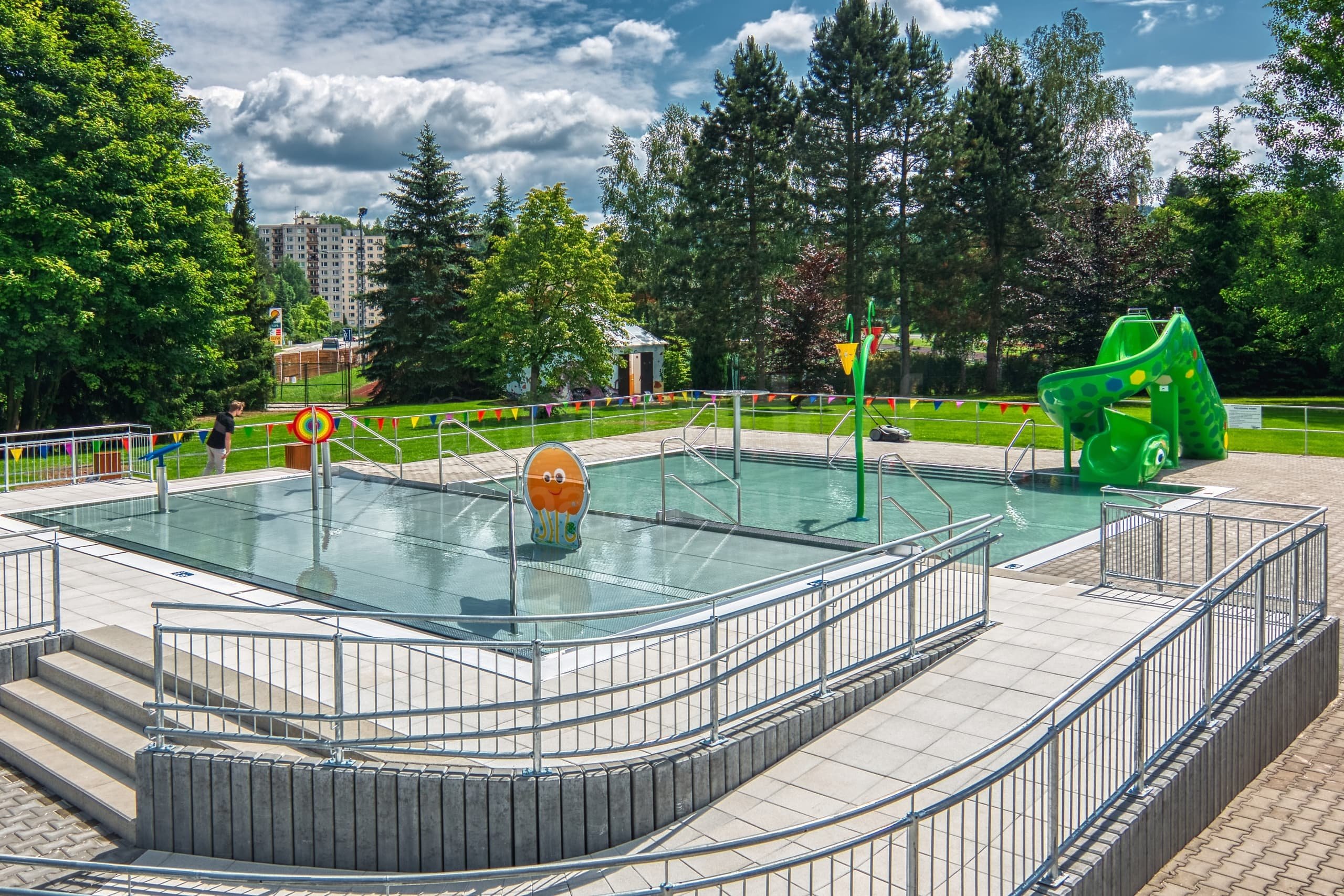 2_Víceúčelový bazén Náchod.jpg