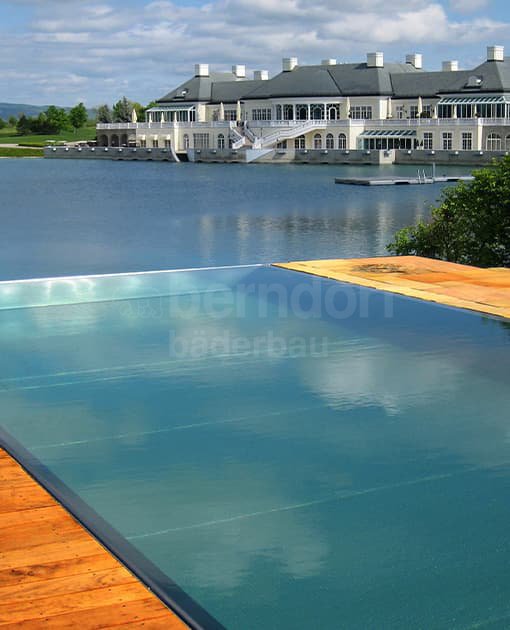 Privat pool with infinity overflow Oberwaltersdorf