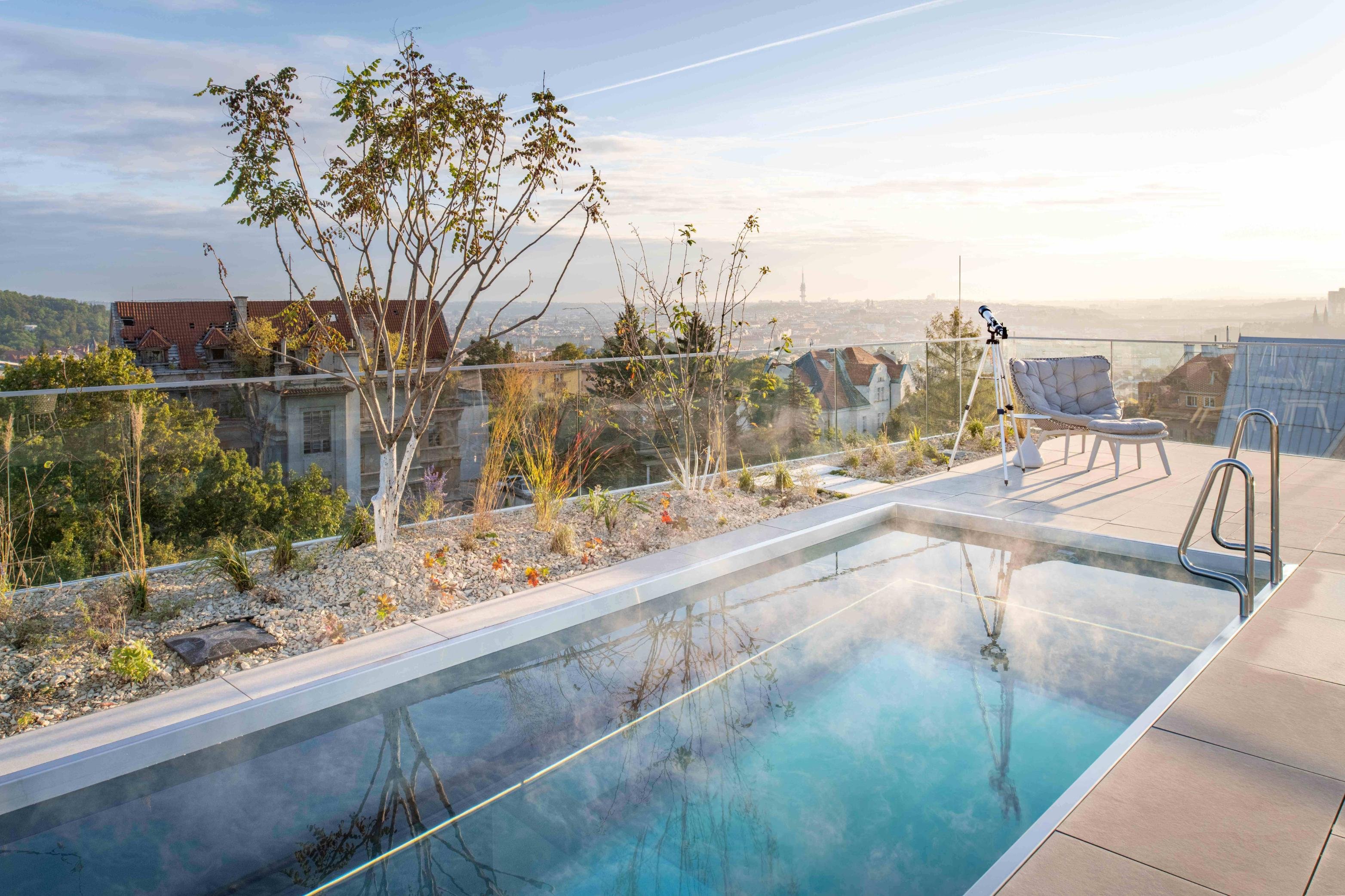 Privat skimmer roof pool with glass bottom 20