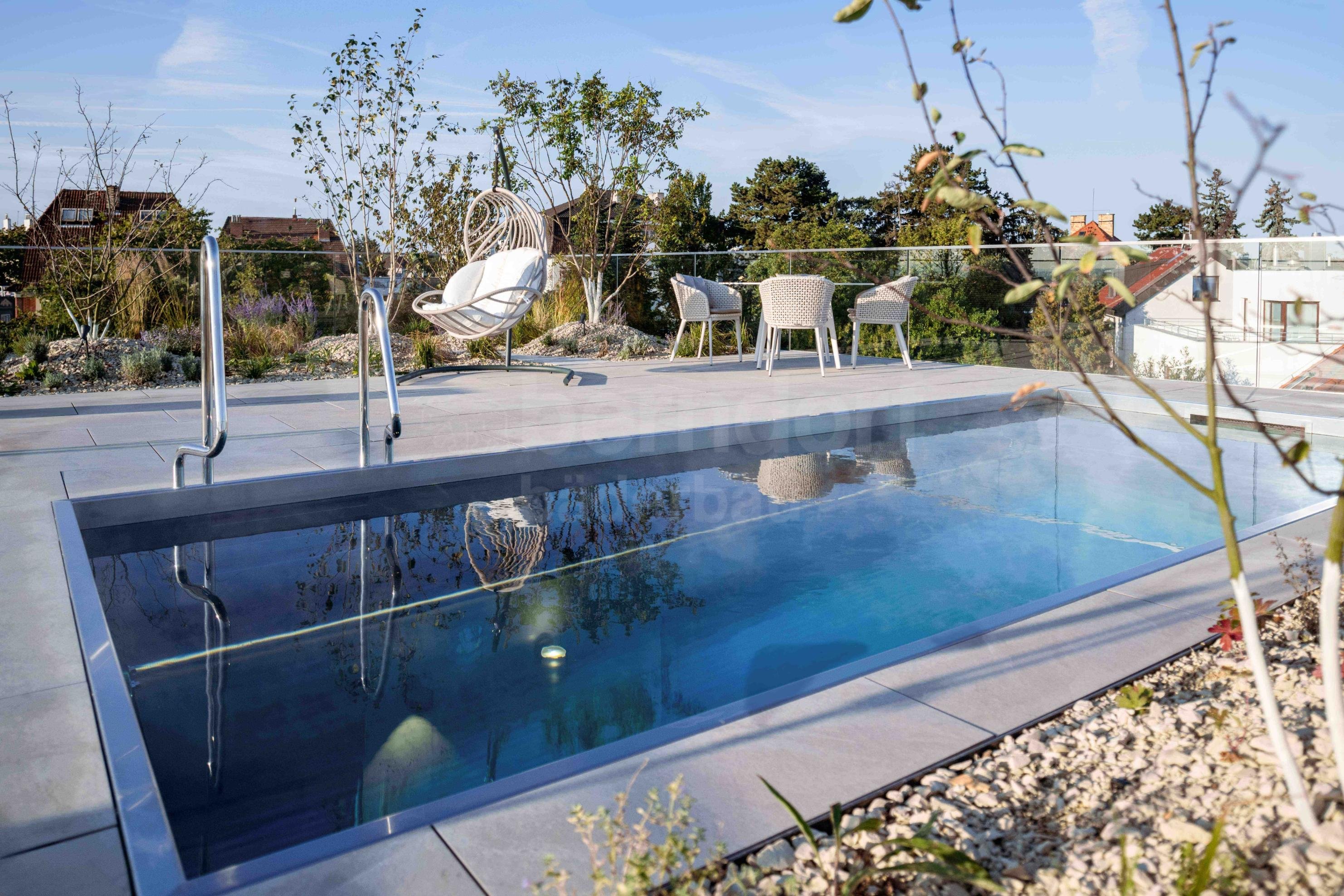 Privat skimmer roof pool with glass bottom 20