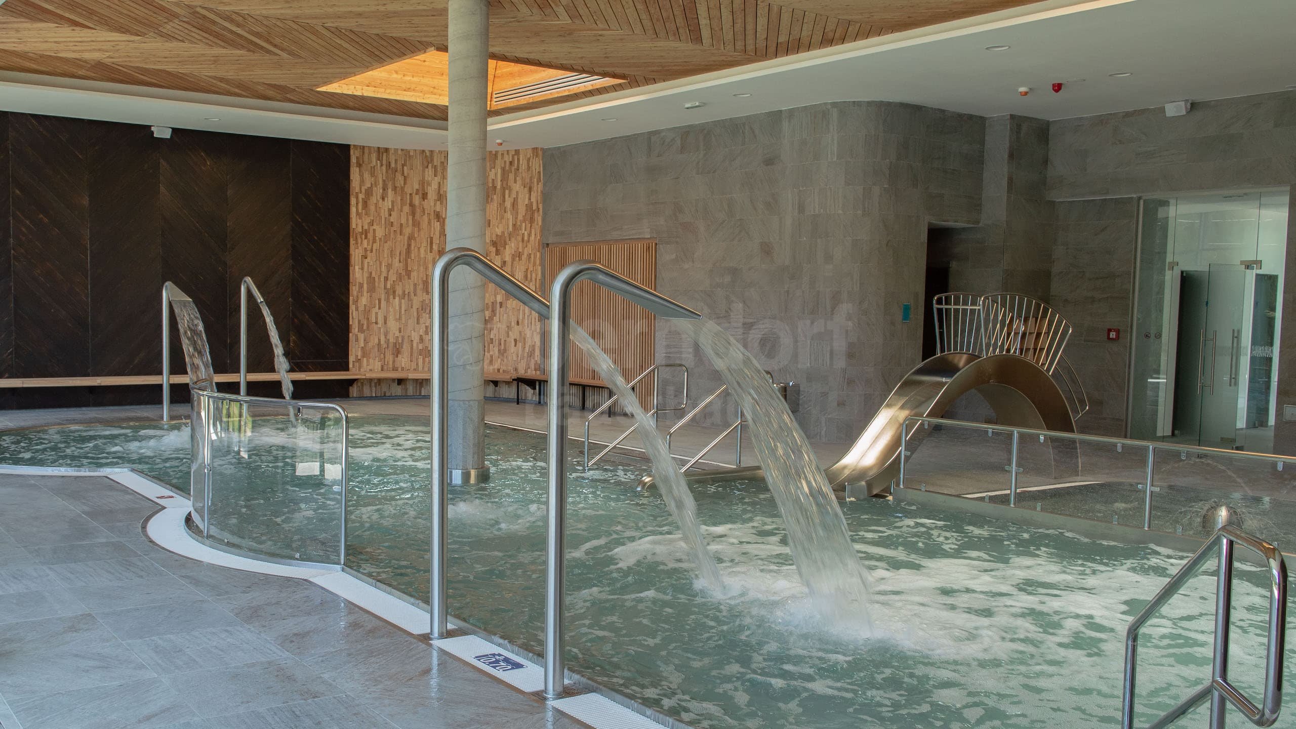 2a_JASNÁ_Hotel SNP.jpg