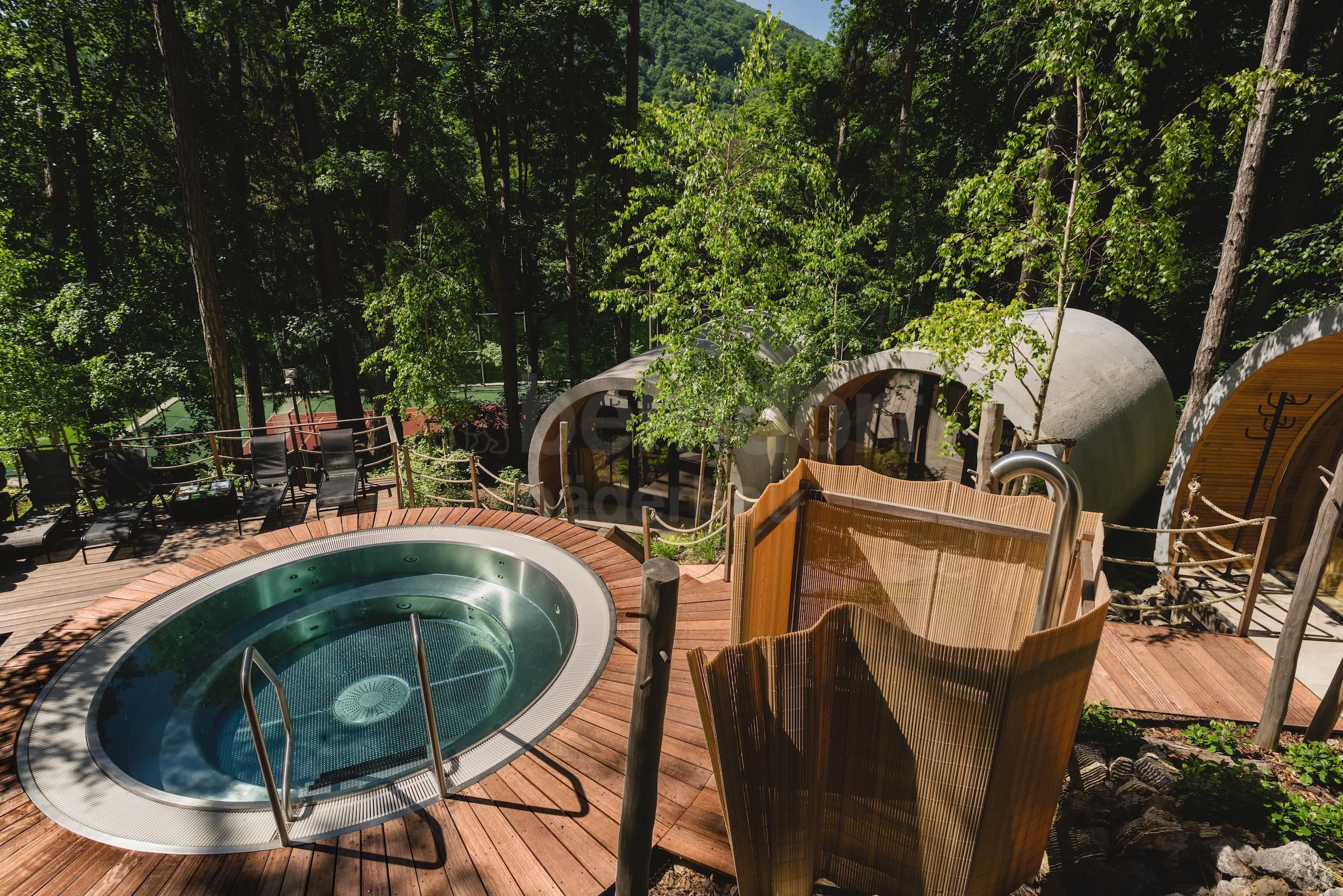 7e_TRENČIANSKÉ TEPLICE_Koupaliště Zelená žaba.jpg