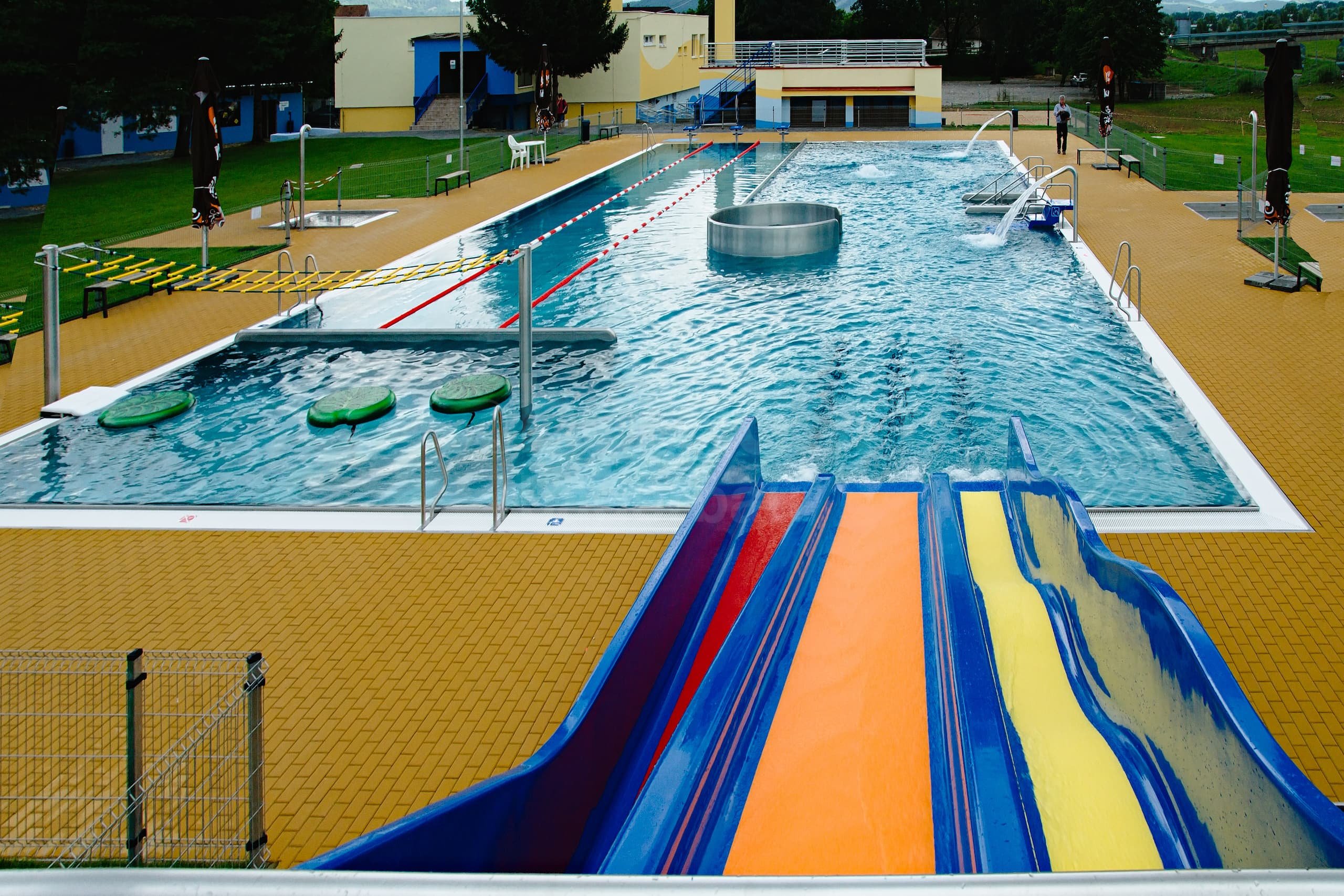 11b_NEMŠOVÁ_Veřejné koupaliště.jpg