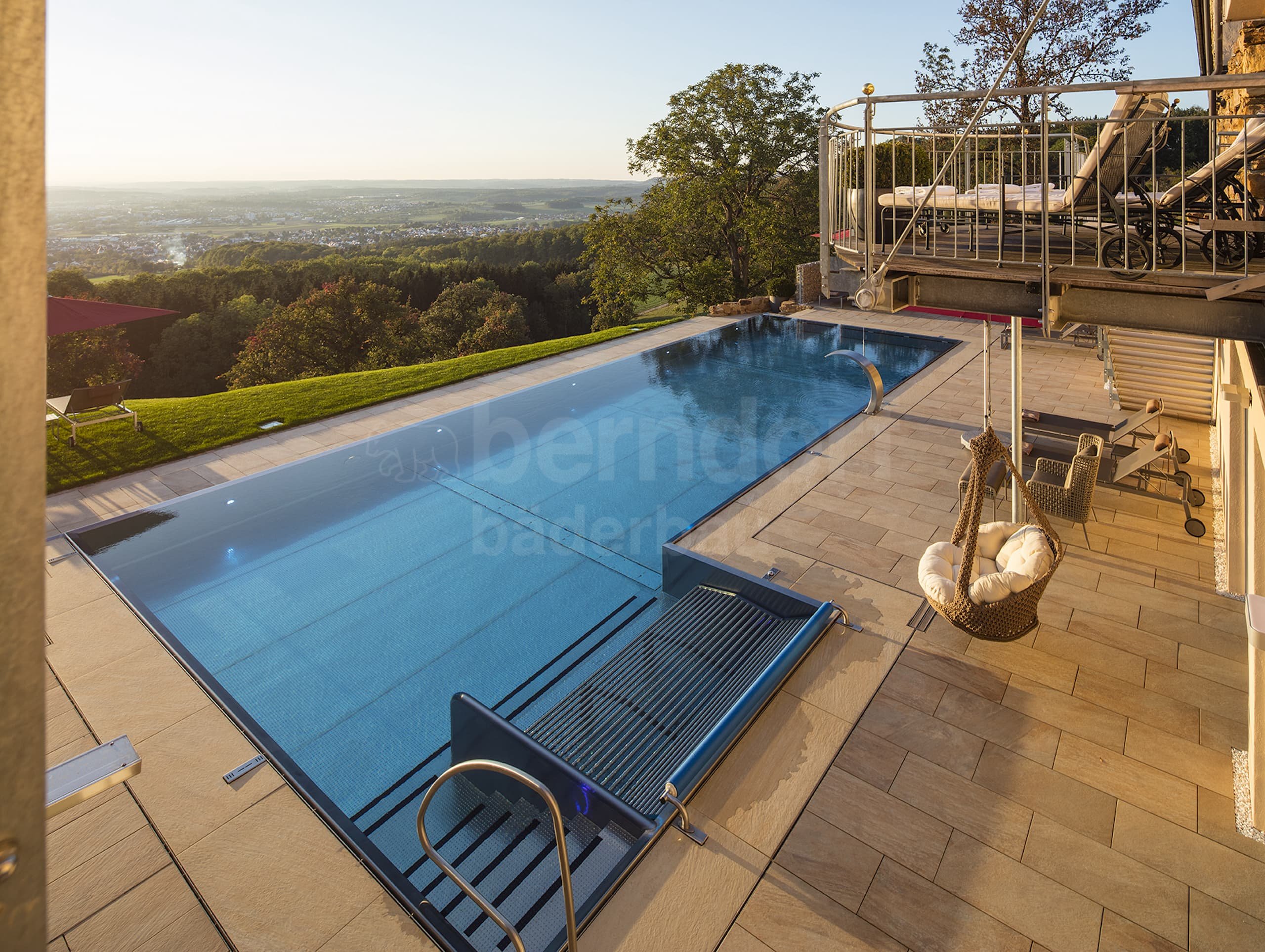 1_Hotelový relaxační bazén_Burghotel Staufeneck_Salach.jpg