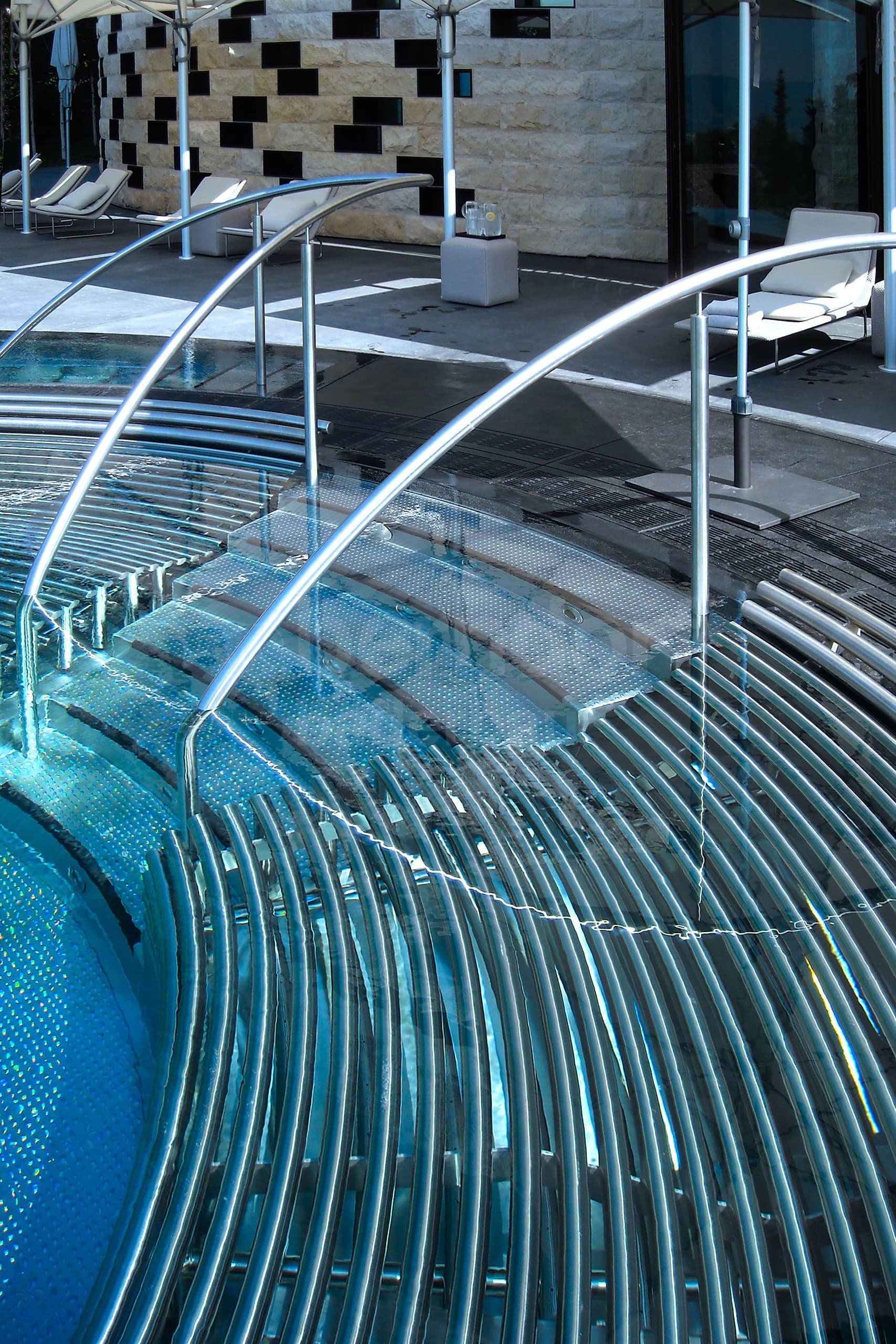 1e_Hotelový relaxační vířivý bazén_Zürich_Hotel_Dolder_The_Grand_20080701_Wittwer_UPRA_.jpg