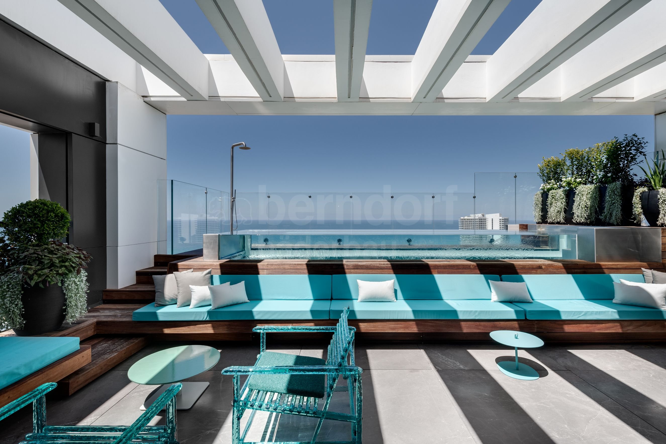Private rooftop pool with infinity glass overflows Tel Aviv