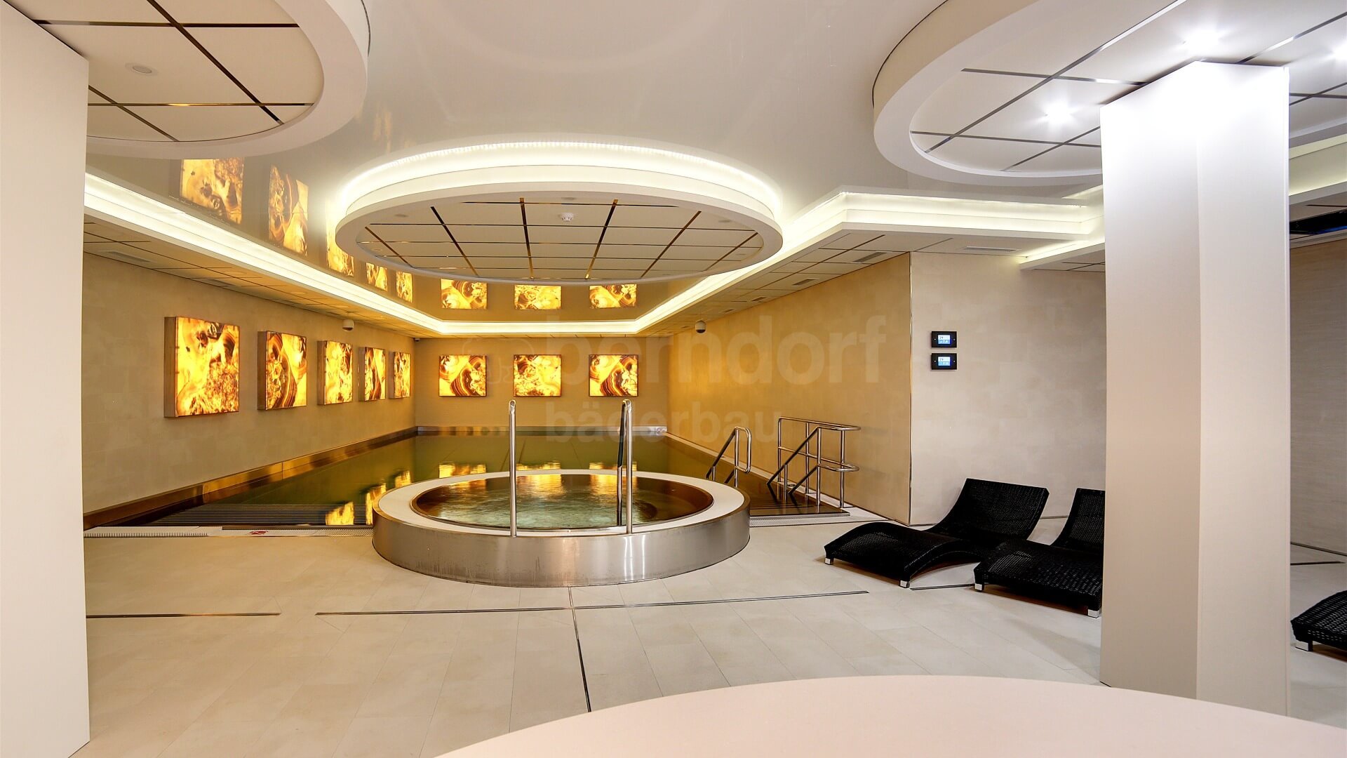 CZ_H_KARLOVY-VARY_OLYMPIC_ALBION_2010_02.jpg