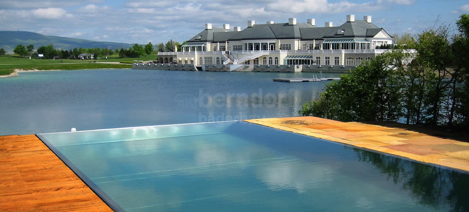 Privat pool with infinity overflow Oberwaltersdorf Privat pool with infinity overflow Oberwaltersdorf