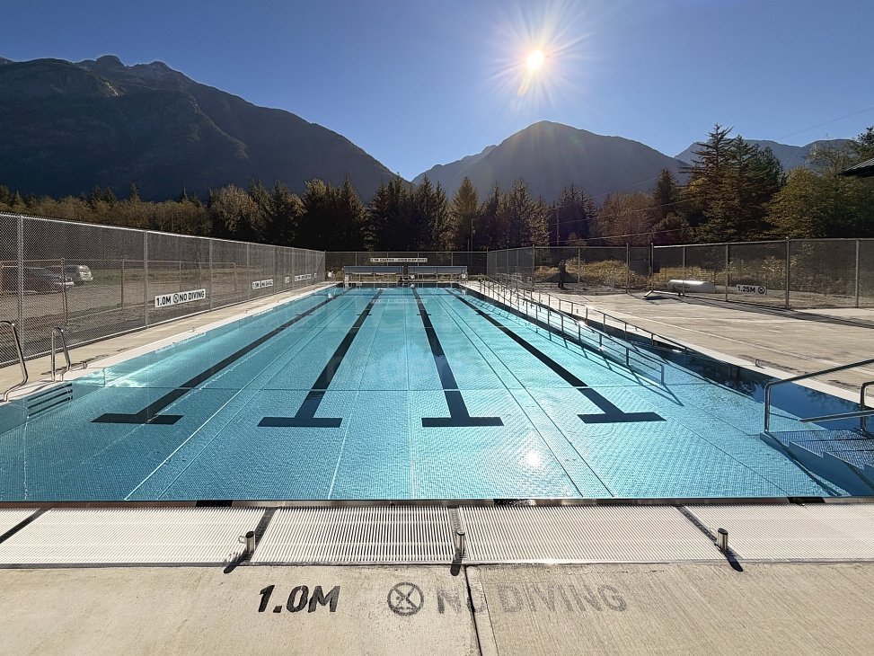 Veřejný venkovní plavecký bazén Bella Coola